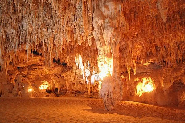 Underground Stars : Where the Earth Hides Its Greatest Wonders